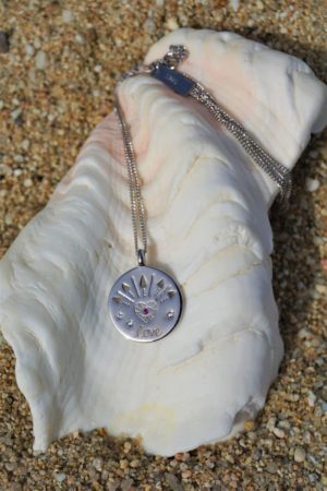 Collar de plata LOVE