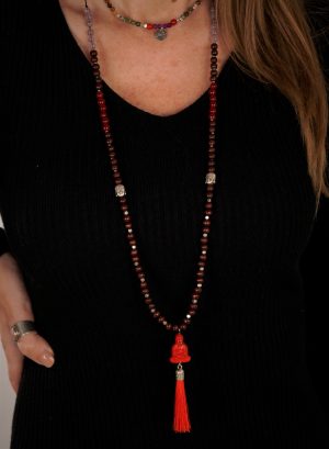 Collar estilo Japa Mala. Ágatas, figura Buda y borla